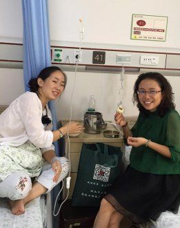 中三信領(lǐng)導(dǎo)看望生病員工